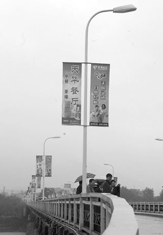 878根路燈桿拍出2055萬(wàn)元，城市資源再利用的“點(diǎn)金術(shù)”